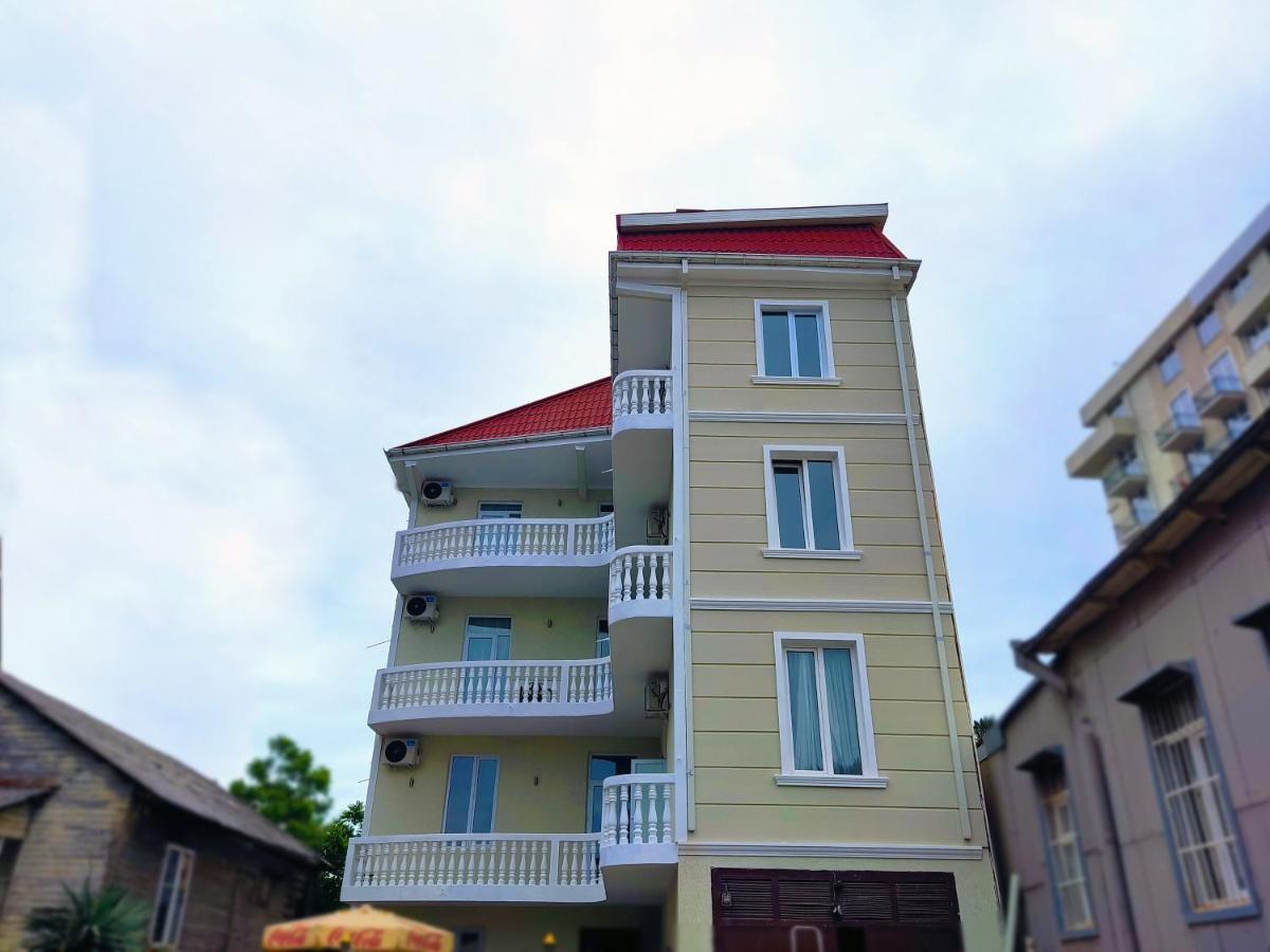 Guesthouse White Swan Kobuleti Exterior photo