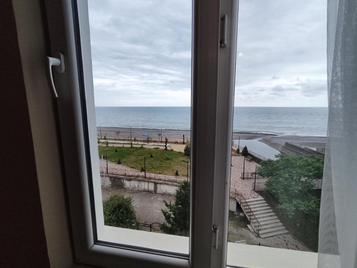 Guesthouse White Swan Kobuleti Exterior photo